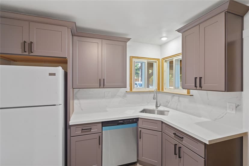 Property photo for 11818 14th Avenue S, Seattle photo 7