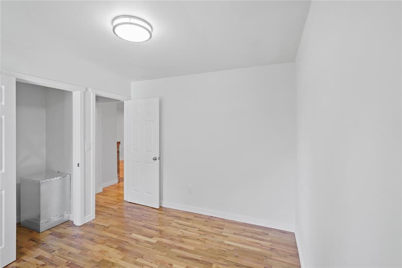 Property photo for 11818 14th Avenue S, Seattle photo 11