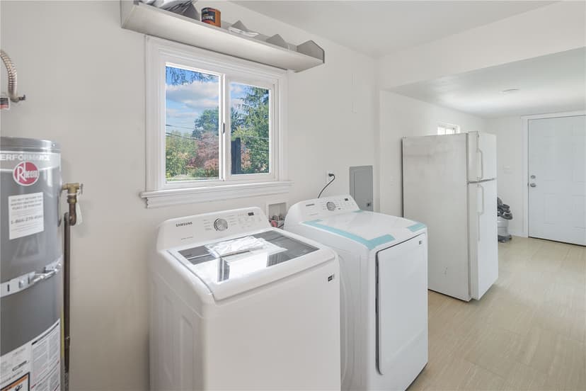 Property photo for 11818 14th Avenue S, Seattle photo 10