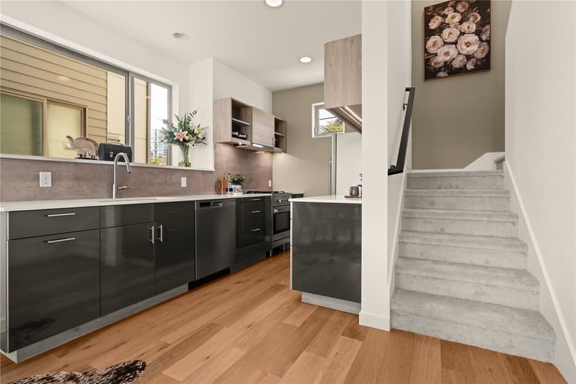 Property photo for 4052 30th Avenue SW, Seattle photo 5