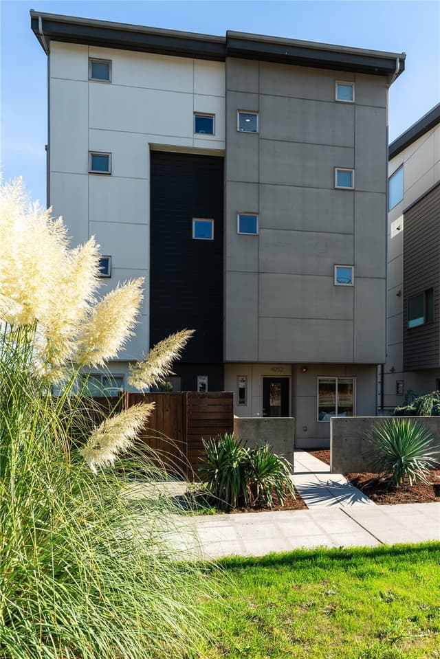 Property photo for 4052 30th Avenue SW, Seattle