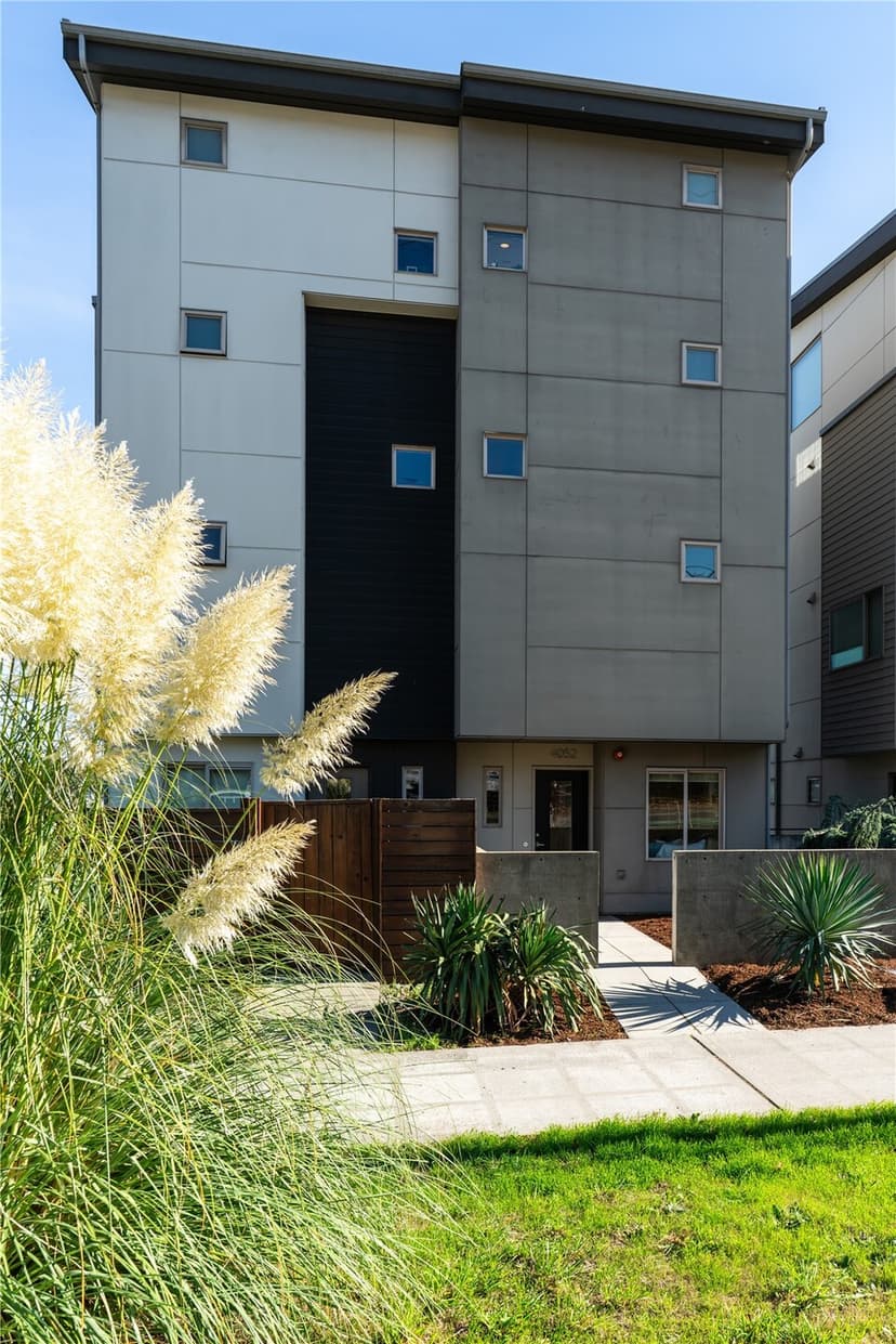 Property photo for 4052 30th Avenue SW, Seattle