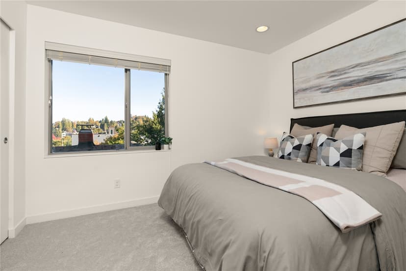 Property photo for 4052 30th Avenue SW, Seattle photo 10