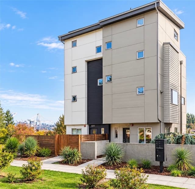 Property photo for 4052 30th Avenue SW, Seattle