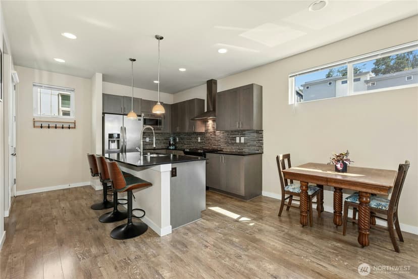 Property photo for 3622 36th Avenue S, Seattle photo 4