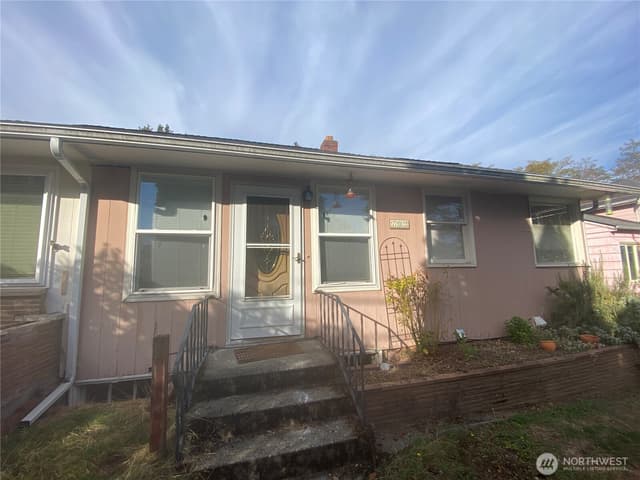 Property photo for 702 N 117th Street, Seattle