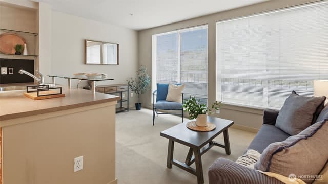 Property photo for 1420 E Pine Street #E606, Seattle photo 2