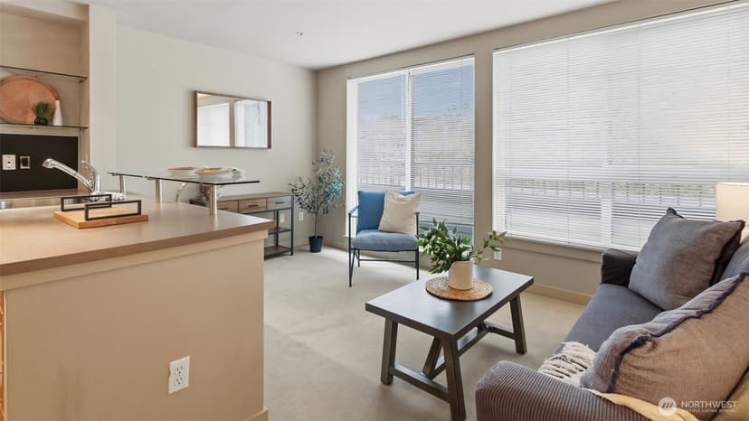 Property photo for 1420 E Pine Street #E606, Seattle photo 2
