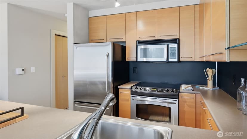 Property photo for 1420 E Pine Street #E606, Seattle photo 7