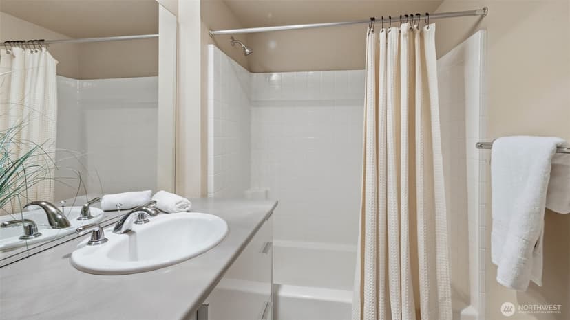 Property photo for 1420 E Pine Street #E606, Seattle photo 13