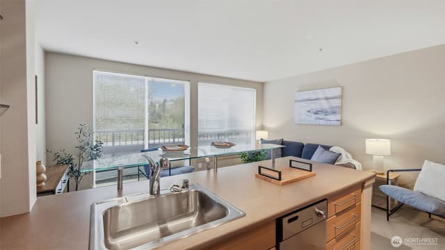 Property photo for 1420 E Pine Street #E606, Seattle photo 5