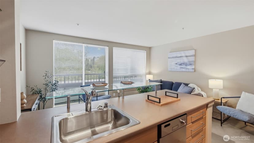 Property photo for 1420 E Pine Street #E606, Seattle photo 5