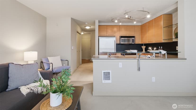 Property photo for 1420 E Pine Street #E606, Seattle photo 8
