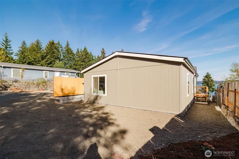 Property photo for 2050 1st Avenue W, Bremerton photo 3