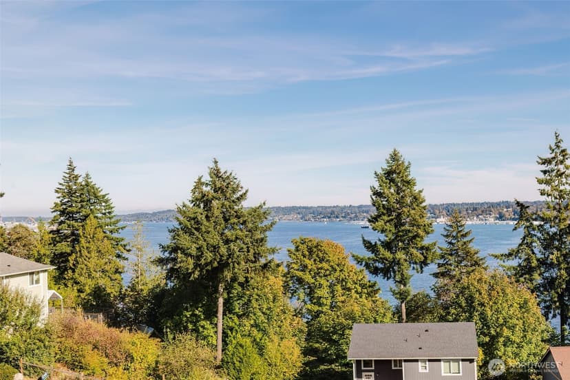 Property photo for 2050 1st Avenue W, Bremerton photo 33