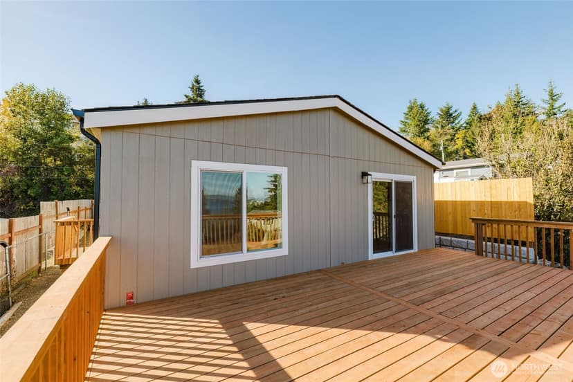 Property photo for 2050 1st Avenue W, Bremerton photo 27