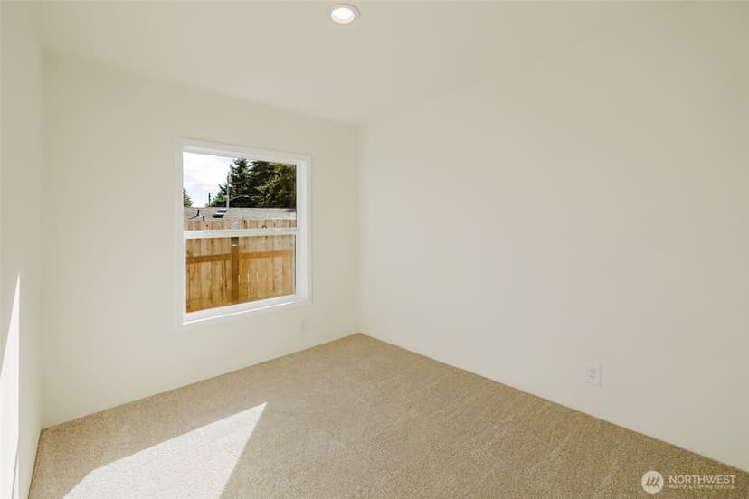 Property photo for 2050 1st Avenue W, Bremerton photo 23