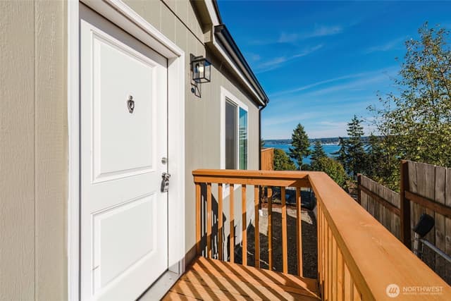 Property photo for 2050 1st Avenue W, Bremerton photo 5