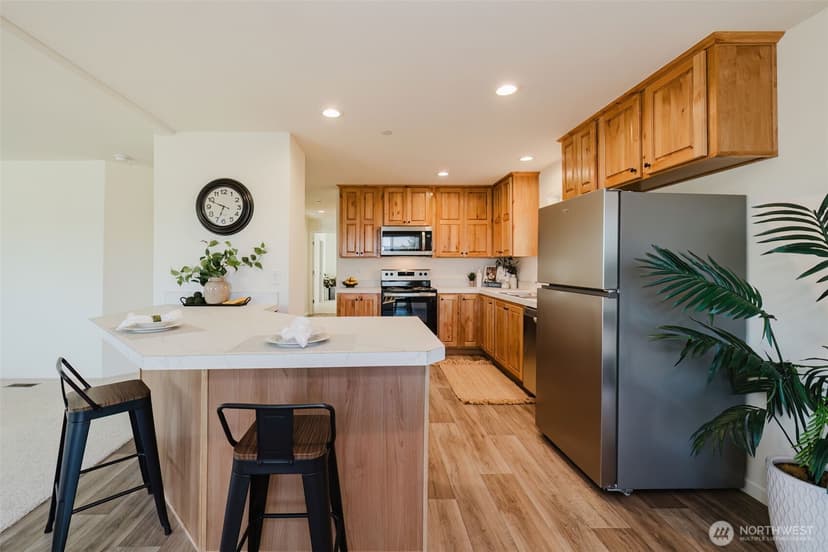 Property photo for 2050 1st Avenue W, Bremerton photo 11