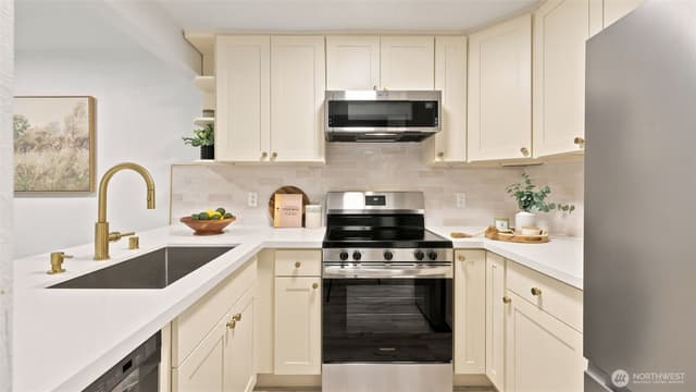 Property photo for 17419 119th Lane SE #E32, Renton photo 4