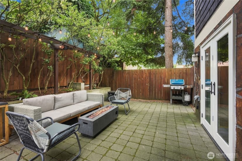 Property photo for 1109 E Harrison Street, Seattle photo 32