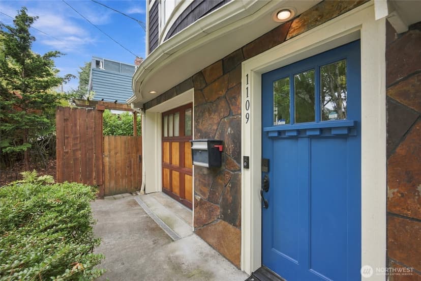 Property photo for 1109 E Harrison Street, Seattle photo 2