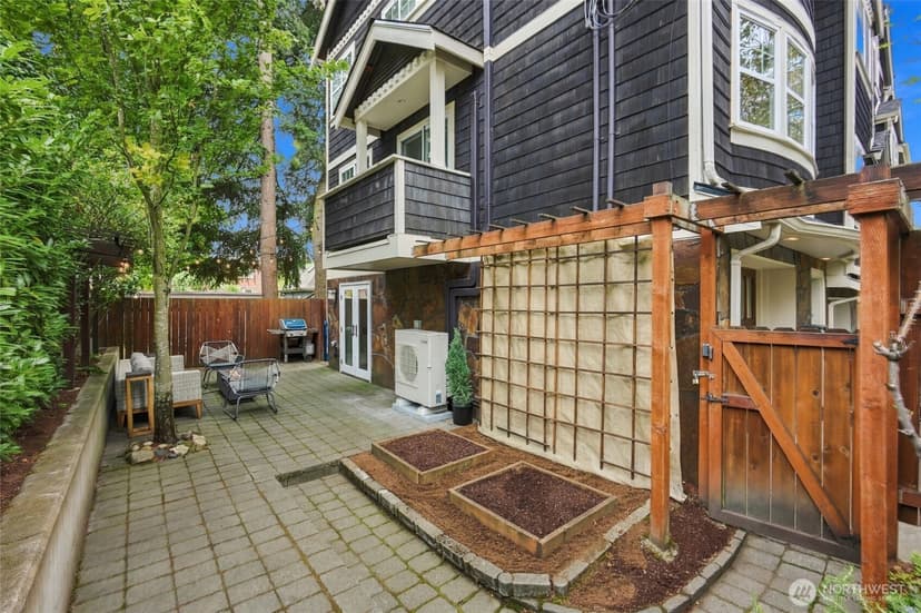 Property photo for 1109 E Harrison Street, Seattle photo 30
