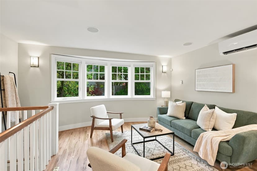 Property photo for 1109 E Harrison Street, Seattle photo 4