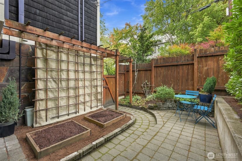 Property photo for 1109 E Harrison Street, Seattle photo 31