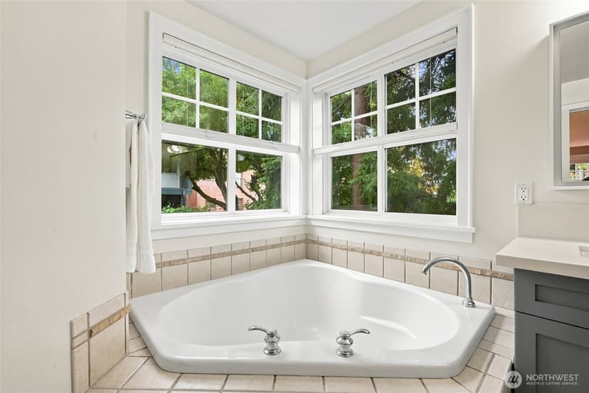 Property photo for 1109 E Harrison Street, Seattle photo 16