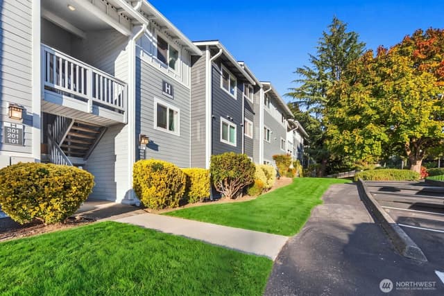 Property photo for 14124 NE 181st Place #H302, Woodinville photo 3