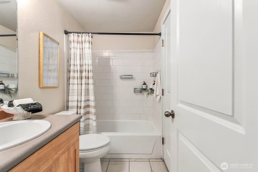 Property photo for 14124 NE 181st Place #H302, Woodinville photo 24