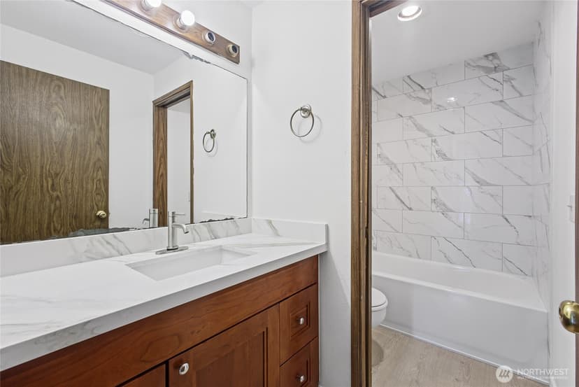Property photo for 804 124th Street SW, Everett photo 13
