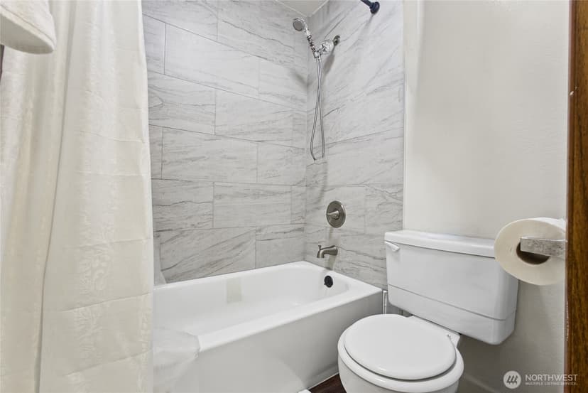 Property photo for 804 124th Street SW, Everett photo 33