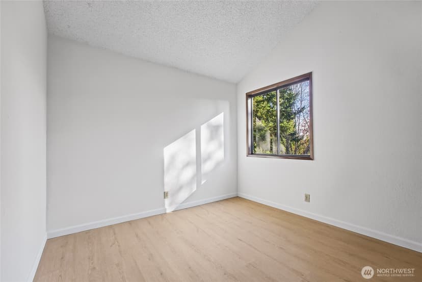 Property photo for 804 124th Street SW, Everett photo 11