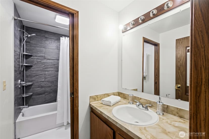 Property photo for 804 124th Street SW, Everett photo 34