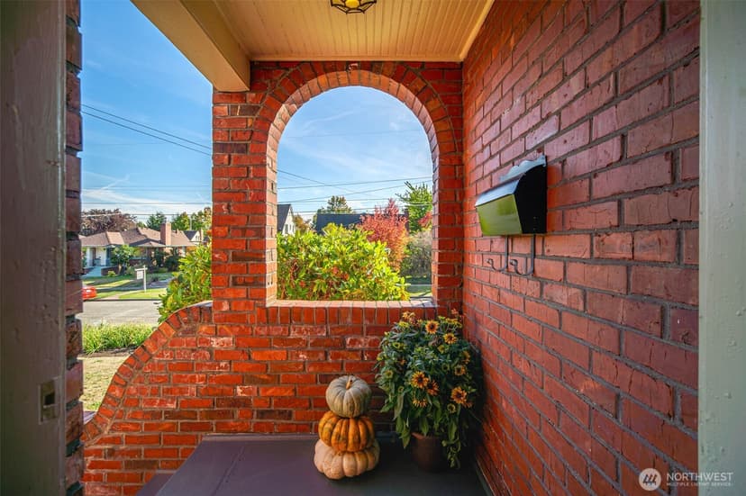 Property photo for 824 NW 57th Street, Seattle photo 5