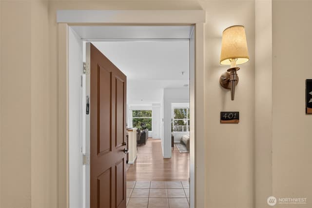 Property photo for 2901 NE Blakeley #401, Seattle photo 3