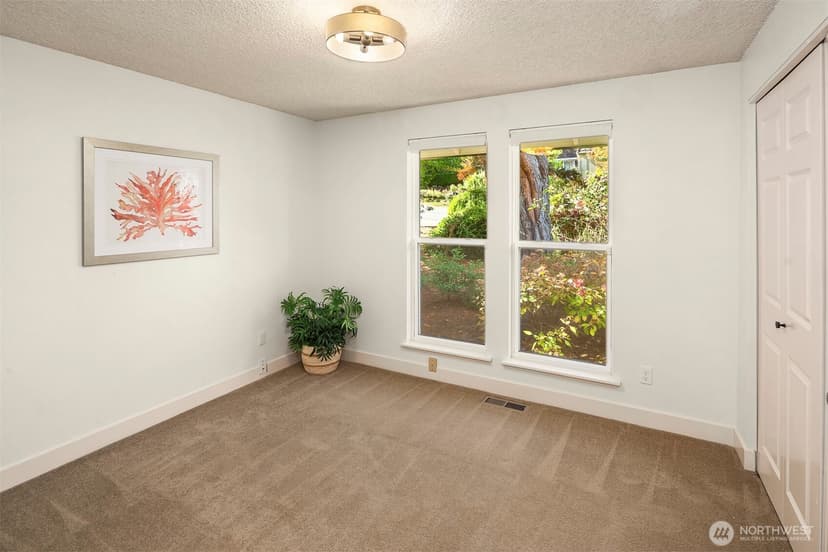 Property photo for 940 178th Place NE, Bellevue photo 23