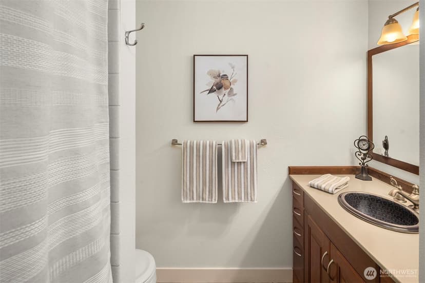 Property photo for 940 178th Place NE, Bellevue photo 24