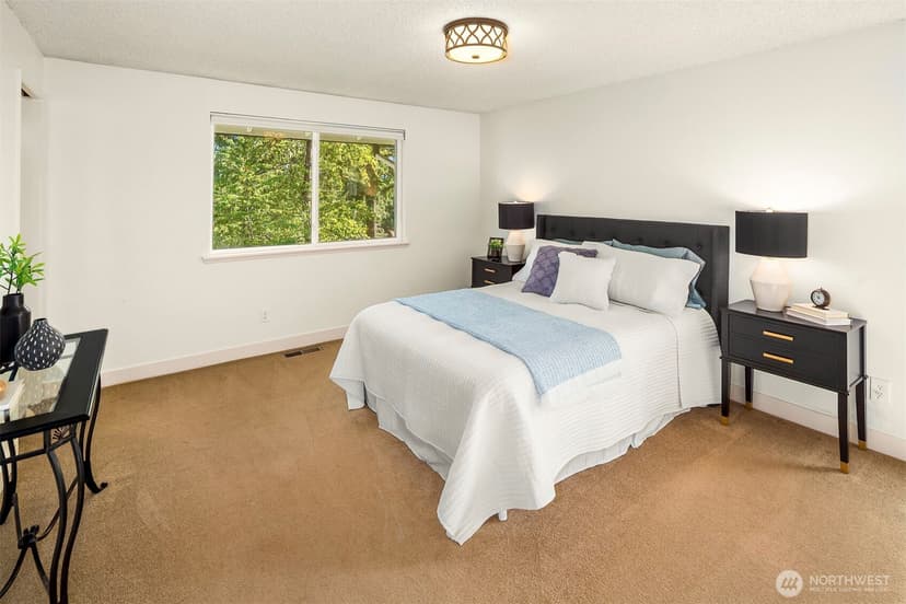 Property photo for 940 178th Place NE, Bellevue photo 18