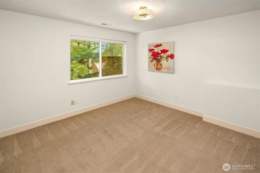 Property photo for 940 178th Place NE, Bellevue photo 35
