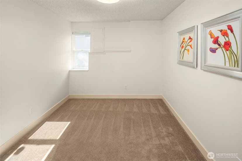 Property photo for 940 178th Place NE, Bellevue photo 34