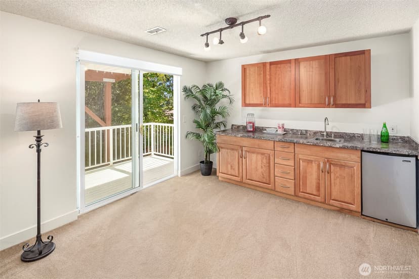 Property photo for 940 178th Place NE, Bellevue photo 30