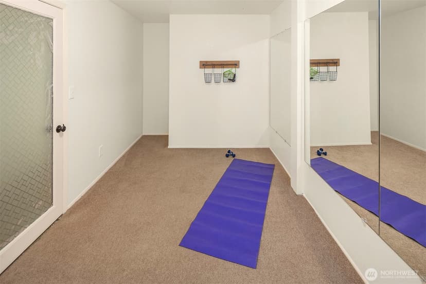 Property photo for 940 178th Place NE, Bellevue photo 32