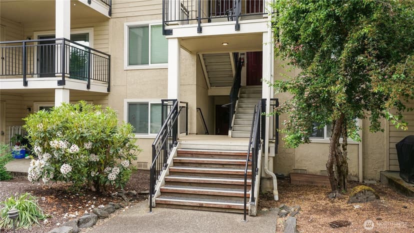 Property photo for 13616 NE 7th Street #E3, Bellevue photo 29