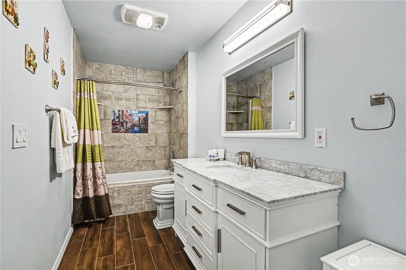 Property photo for 13616 NE 7th Street #E3, Bellevue photo 24