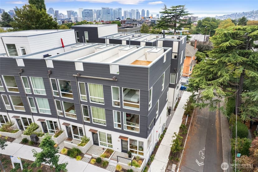 Property photo for 637 13th Avenue E, Seattle photo 3