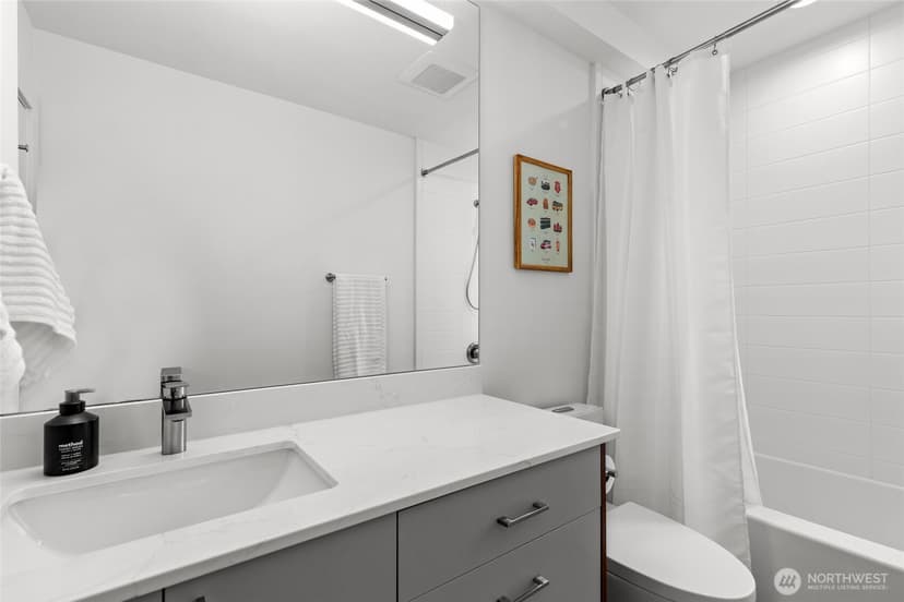 Property photo for 637 13th Avenue E, Seattle photo 22