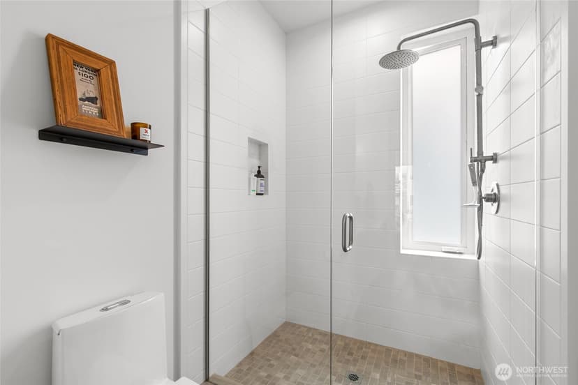 Property photo for 637 13th Avenue E, Seattle photo 29